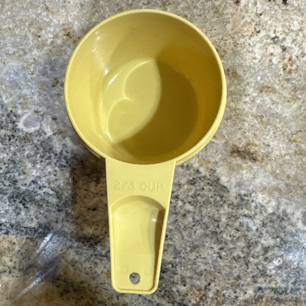 TUPPERWARE Harvest Gold (Yellow) 2/3 Cup Measuring Cup Replacement‎ Vintage